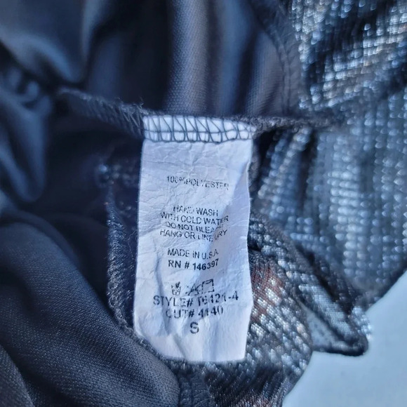 Love Culture Cropped Ruffle Silver Black Metallic Spaghetti Strap S Womens Top - Picture 5 of 12